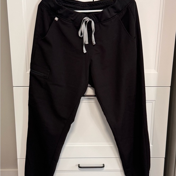 Figs Pants - Women’s Black Scrub Jogger Pants FIGS